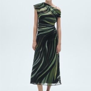 NWT Mango Printed dress with draped detail